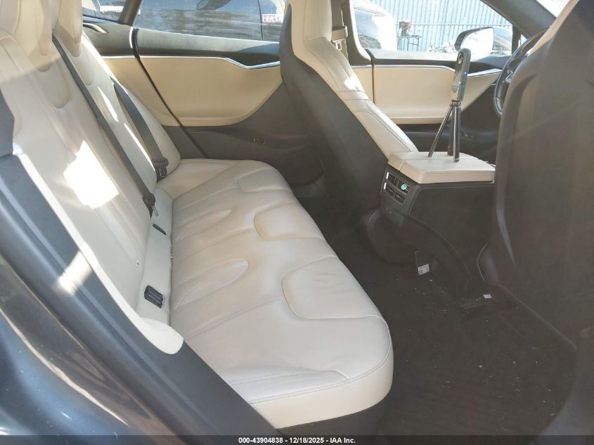 2016 Tesla Model S 60D/70D/75D/85D/90D VIN: 5YJSA1E24GF174235 Lot: 43904838