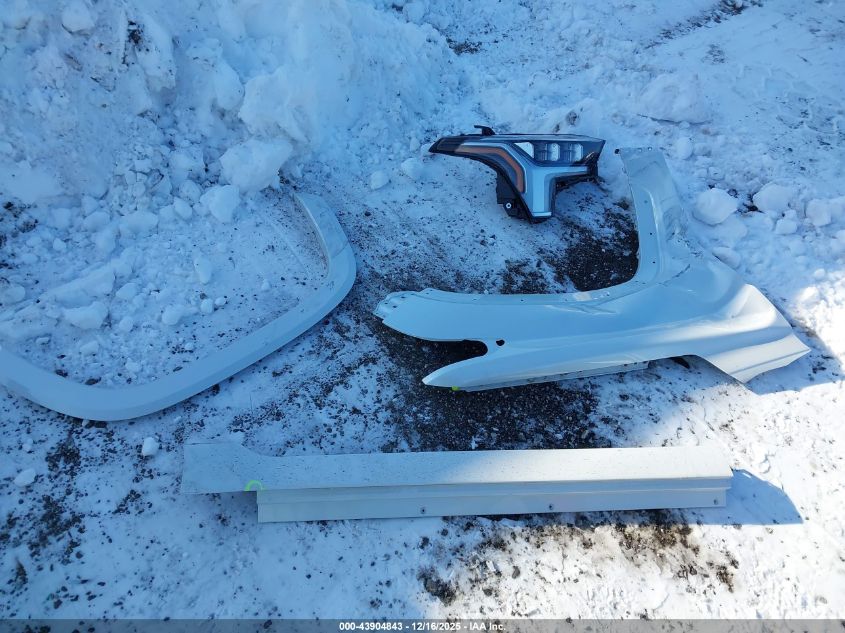 2025 Toyota Tundra Hybrid Capstone Crewmax 6.4' Bed VIN: 5TFVC5DB4SX102224 Lot: 43904843