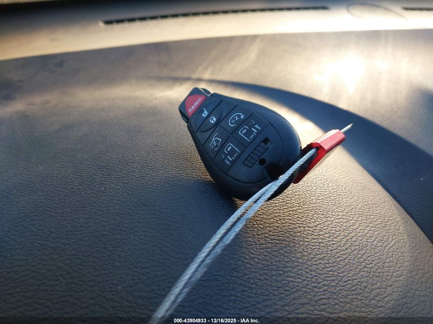 2011 Chrysler Town & Country Touring-L VIN: 2A4RR8DG7BR612105 Lot: 43904933