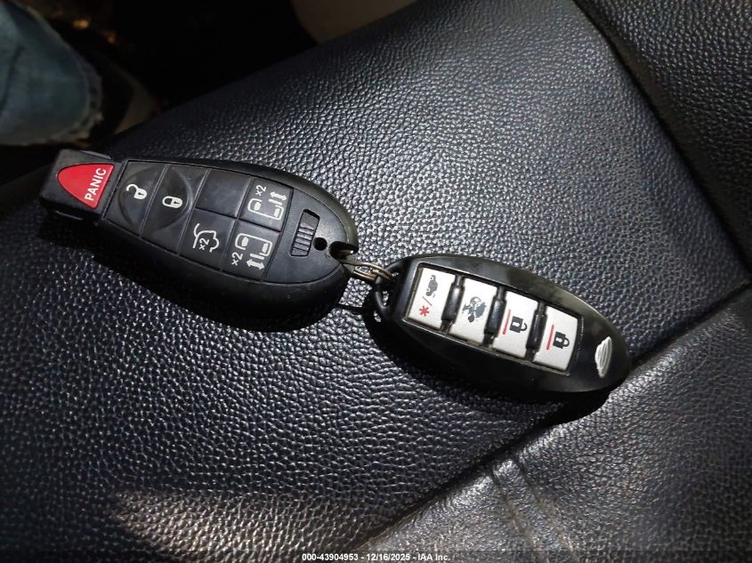 2014 Chrysler Town & Country Touring VIN: 2C4RC1BG9ER437832 Lot: 43904953