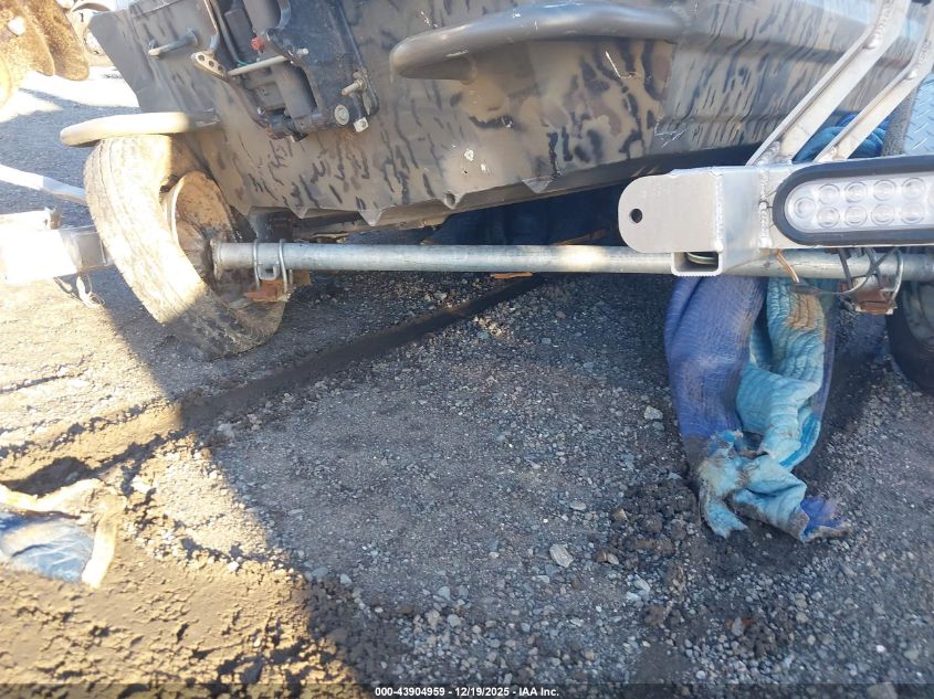 2010 Ez Loader 17' Boat Trailer VIN: 59WBB1718LM000804 Lot: 43904959