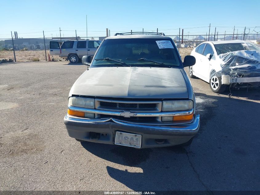 1998 Chevrolet Blazer Lt VIN: 1GNDT13WXW2286488 Lot: 43905107