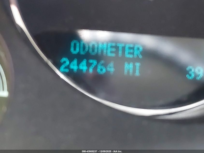 2013 Chevrolet Suburban 1500 Ls VIN: 1GNSKHE72DR173647 Lot: 43905237