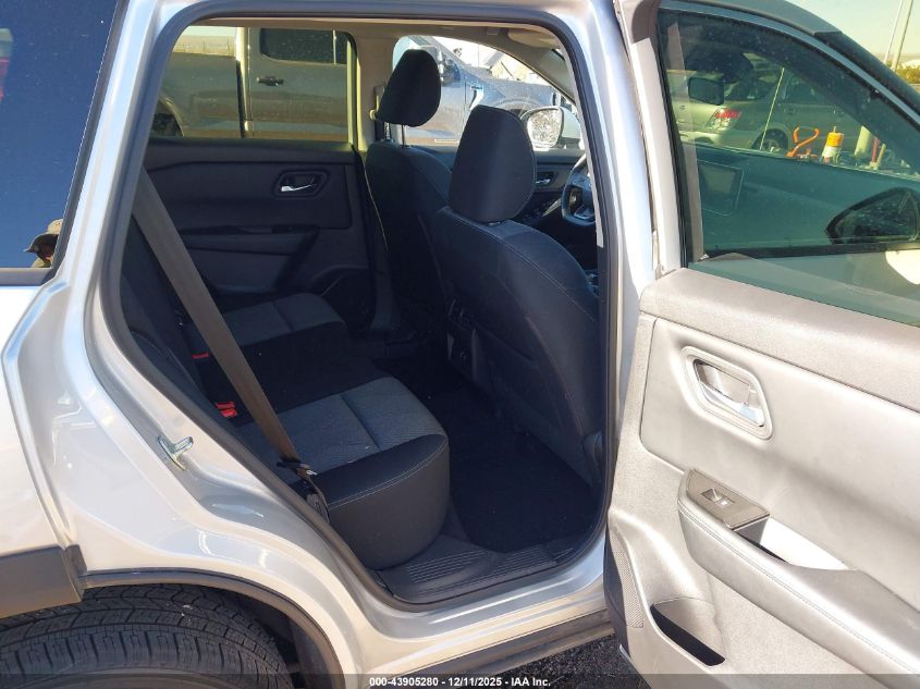 2025 Nissan Rogue Sv Fwd VIN: JN8BT3BA5SW008185 Lot: 43905280