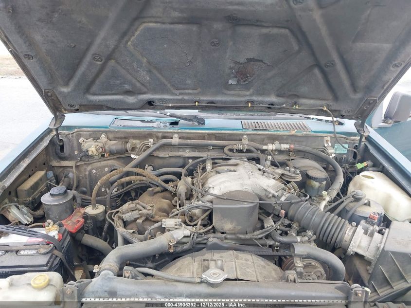 1995 Nissan Pathfinder Xe/Le VIN: JN8HD17S3SW058516 Lot: 43905392