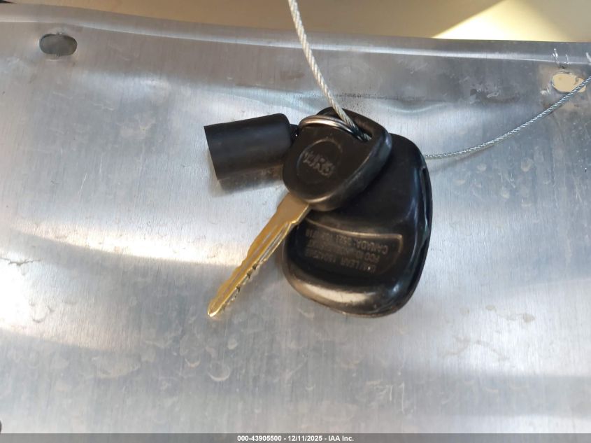 2001 Chevrolet Tahoe Lt VIN: 1GNEK13T81R132438 Lot: 43905500