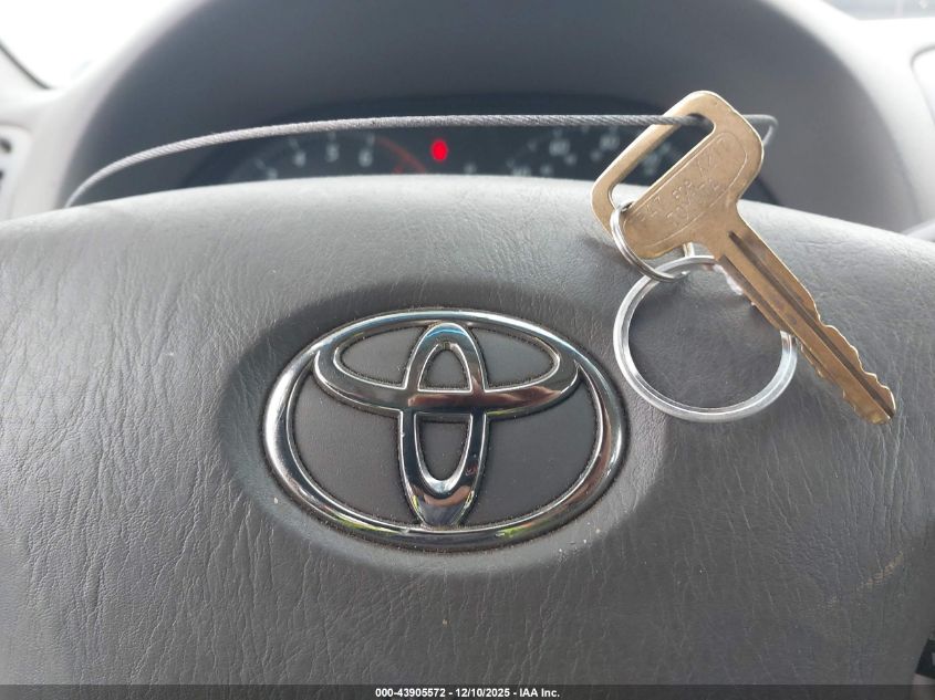 2002 Toyota Camry Le VIN: 4T1BE32K32U089967 Lot: 43905572