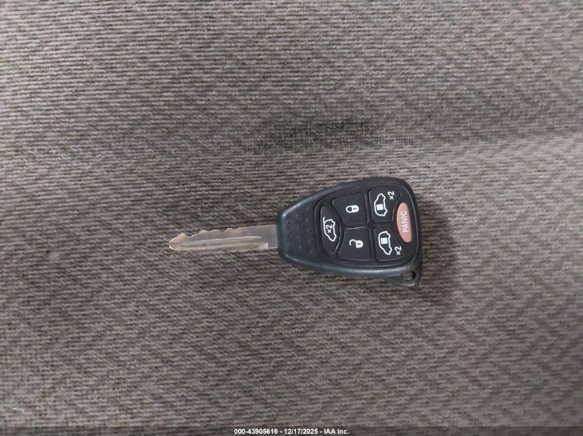 2007 Dodge Grand Caravan Sxt VIN: 2D4GP44L17R261033 Lot: 43905616