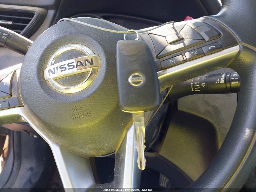 2017 Nissan Rogue S VIN: KNMAT2MV9HP555447 Lot: 43905634