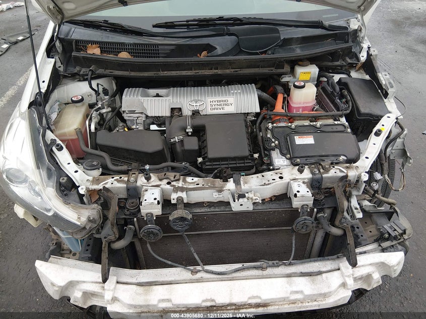 JTDZN3EU3HJ063363 2017 TOYOTA PRIUS V (+) photo no. 10