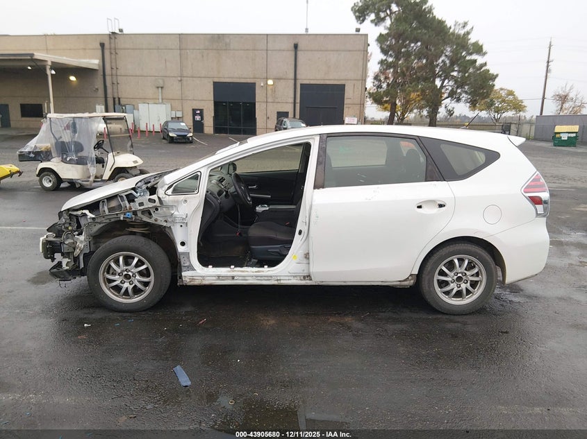 JTDZN3EU3HJ063363 2017 TOYOTA PRIUS V (+) photo no. 15