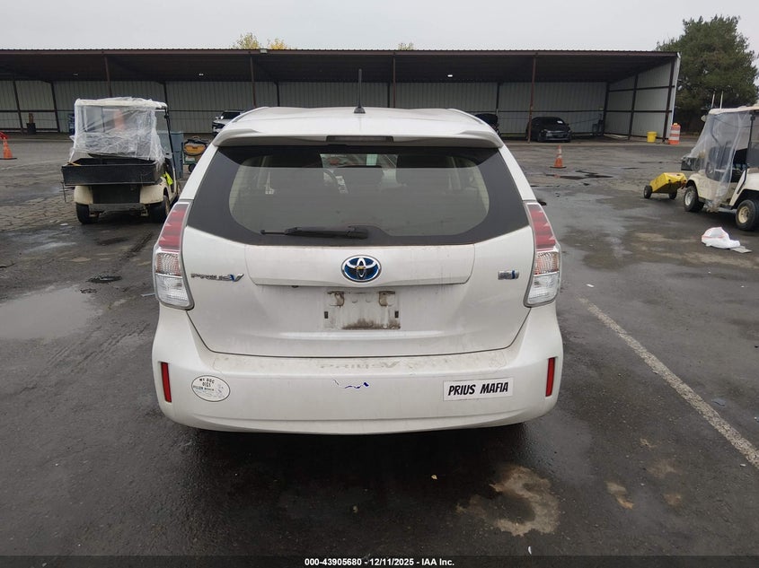JTDZN3EU3HJ063363 2017 TOYOTA PRIUS V (+) photo no. 17