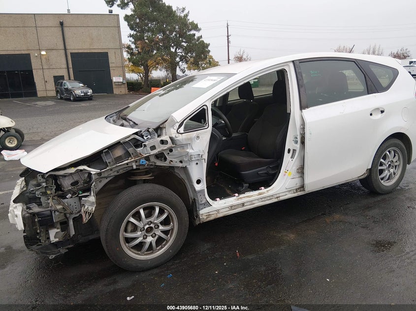 JTDZN3EU3HJ063363 2017 TOYOTA PRIUS V (+) photo no. 18