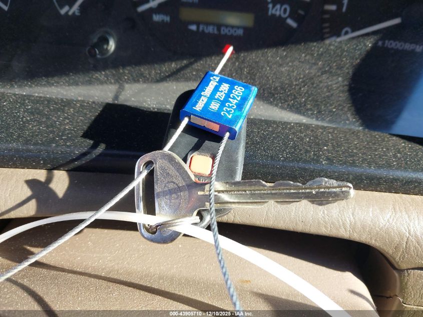 2000 Toyota Camry VIN: JT2ZBF22K7Y025485 Lot: 43905710