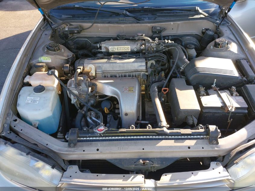 1992 Toyota Camry Le VIN: 4T1SK12E6NU117790 Lot: 43905951