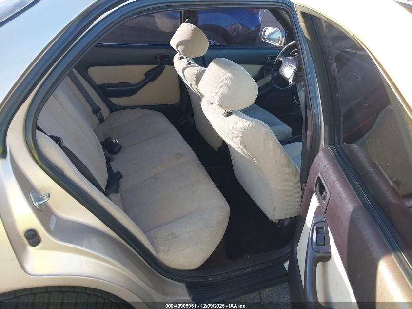 1992 Toyota Camry Le VIN: 4T1SK12E6NU117790 Lot: 43905951