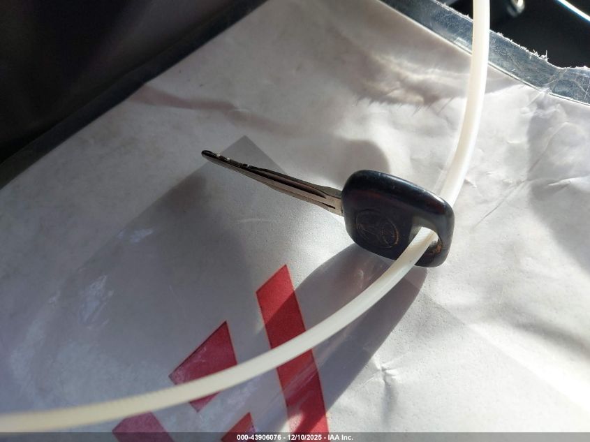 2003 Toyota Camry Le VIN: 4T1BE32K93U139711 Lot: 43906076