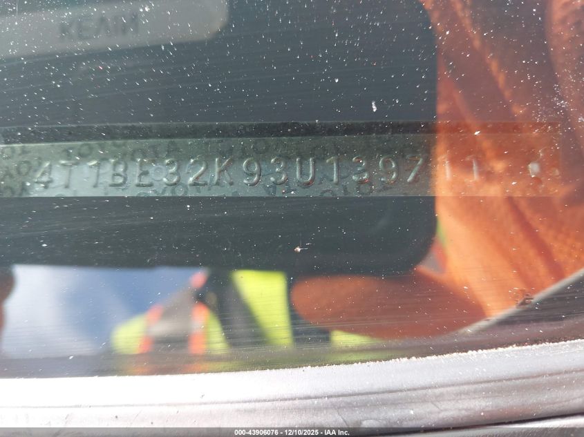 2003 Toyota Camry Le VIN: 4T1BE32K93U139711 Lot: 43906076