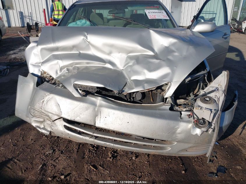 2002 Toyota Camry Le VIN: 4T1BE32K52U100273 Lot: 43906081