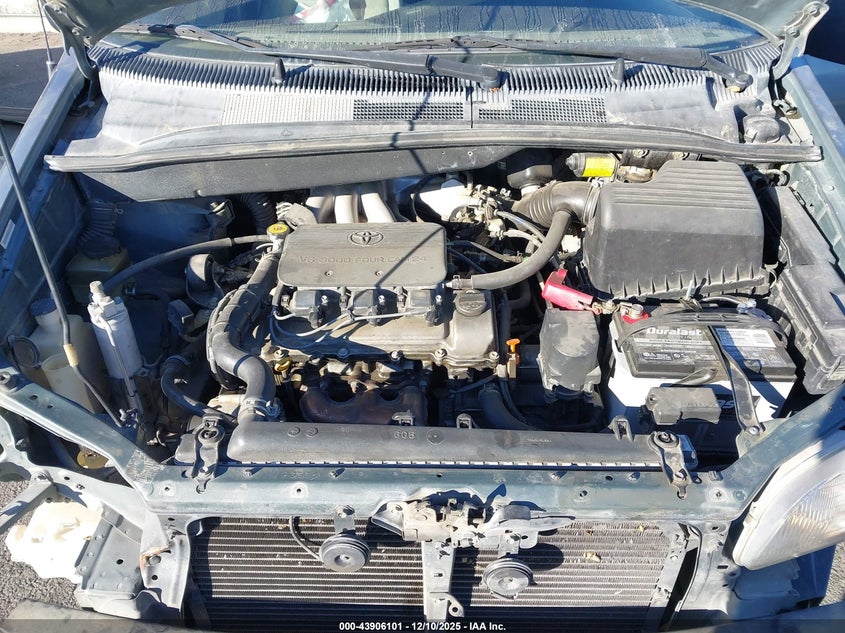 4T3ZF13CXYU273522 2000 TOYOTA SIENNA photo no. 10