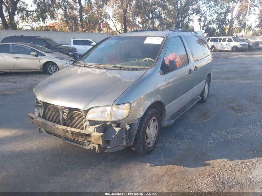4T3ZF13CXYU273522 2000 TOYOTA SIENNA photo no. 2