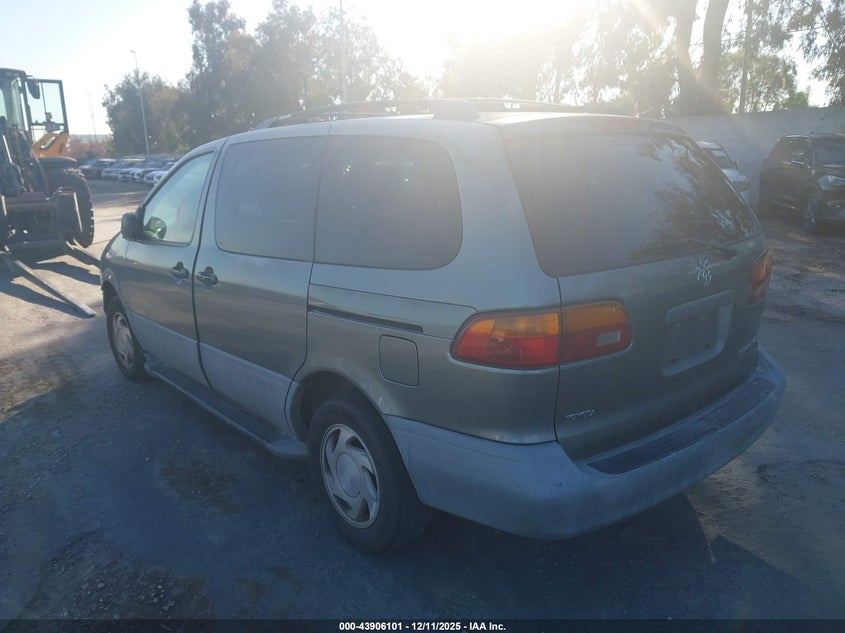 4T3ZF13CXYU273522 2000 TOYOTA SIENNA photo no. 3