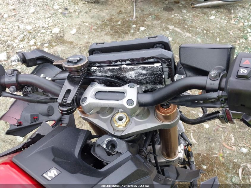 2024 Suzuki Gsx1000 Gt/Gt+ VIN: JS1EK12B9R7100326 Lot: 43906163