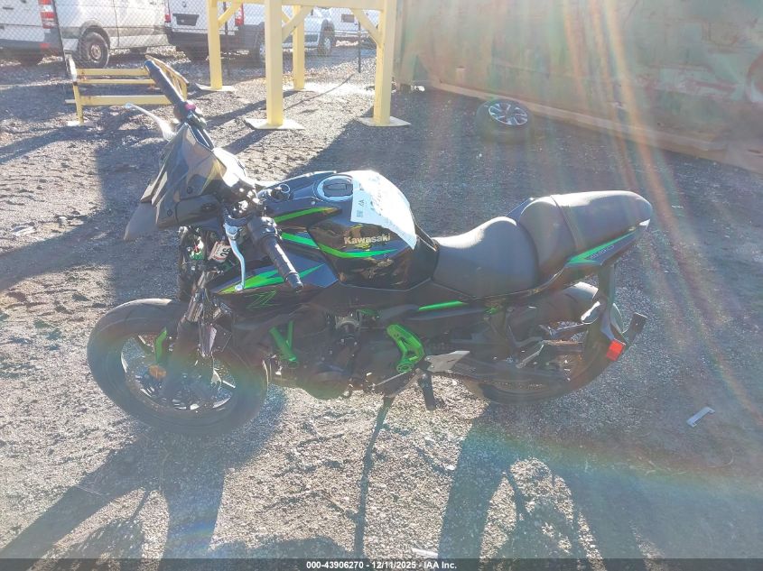 2025 Kawaski Er 650 Np VIN: LM5EREN18SDAF9327 Lot: 43906270