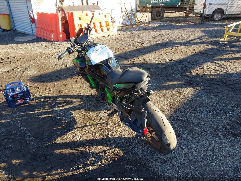 VIN: LM5EREN18SDAF9327 2025 KAWASKI ER 650 NP