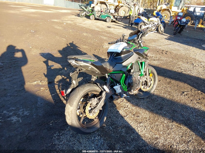 VIN: LM5EREN18SDAF9327 2025 KAWASKI ER 650 NP