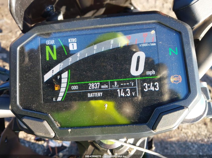 2025 Kawaski Er 650 Np VIN: LM5EREN18SDAF9327 Lot: 43906270