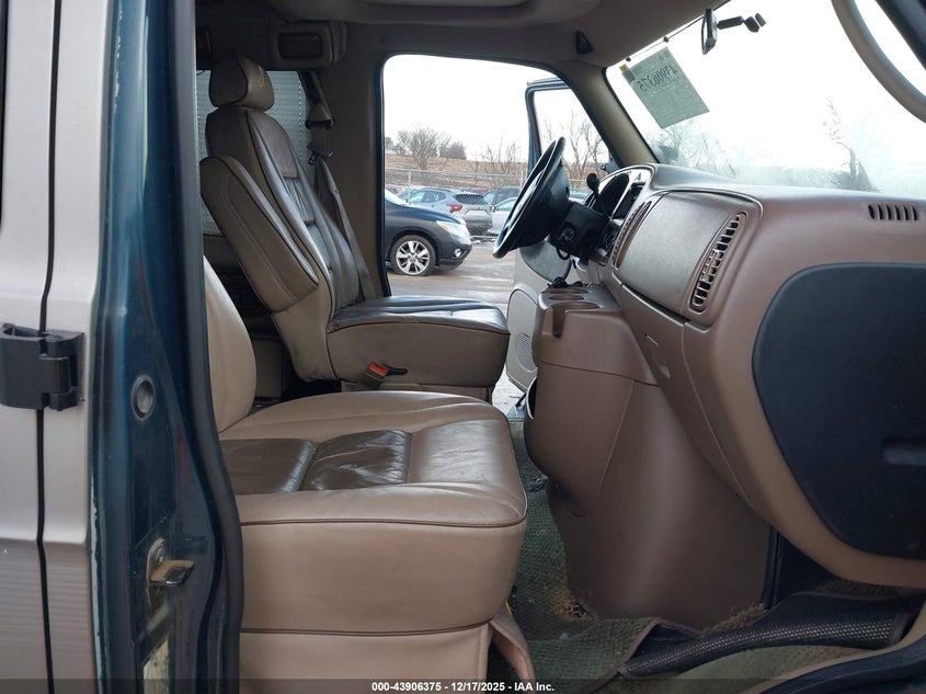 2B6HB11Y62K142317 2002 DODGE RAM VAN photo no. 5