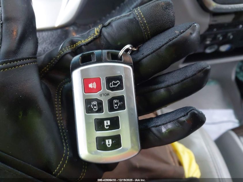 2015 Toyota Sienna Xle 8 Passenger VIN: 5TDYK3DC5FS633957 Lot: 43906418