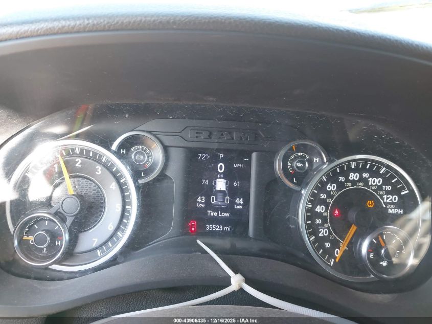 2022 Ram 2500 Tradesman 4X4 8' Box VIN: 3C6UR5HJXNG354426 Lot: 43906435