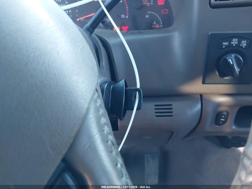 2003 Ford F-250 Lariat/Xl/Xlt VIN: 1FTNW21F13EA40551 Lot: 43906440