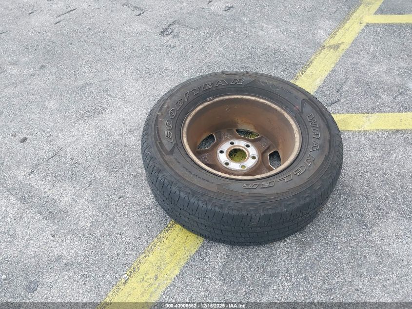 2004 Chevrolet Tahoe Lt VIN: 1GNEC13Z24R142873 Lot: 43906552