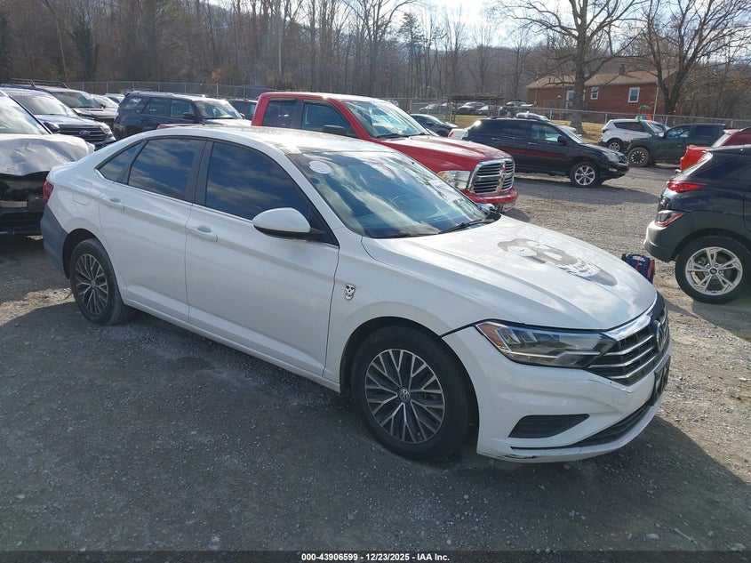 VOLKSWAGEN JETTA 2019. Lot# 43906599. VIN 3VWCB7BU6KM148991. Photo 1