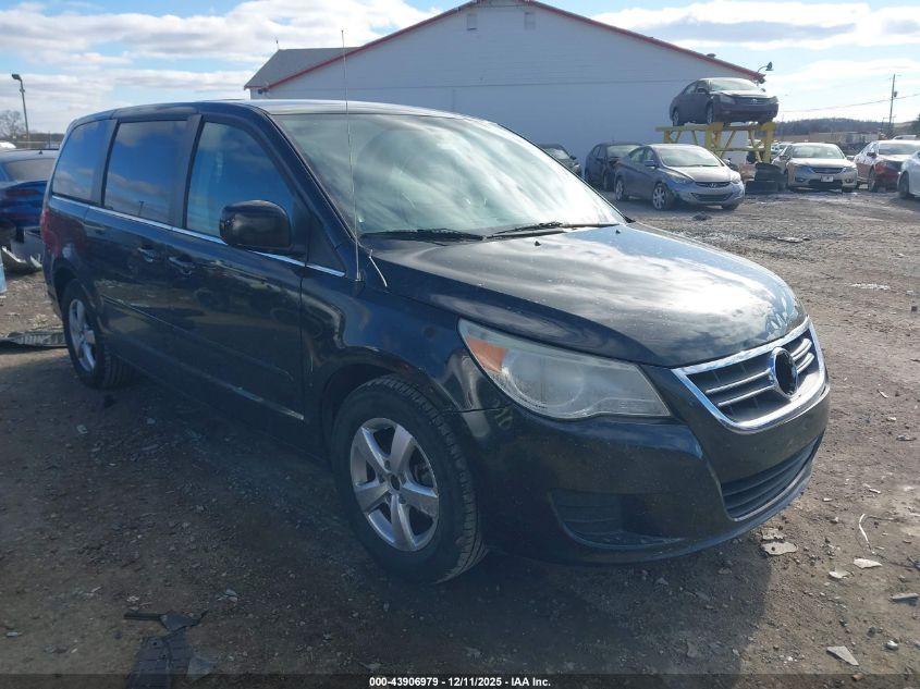 2010 Volkswagen Routan Se