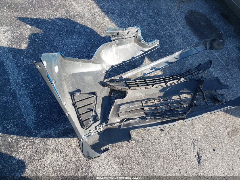 2018 Toyota Rav4 Le VIN: JTMZFREV9JJ15599 Lot: 43907053