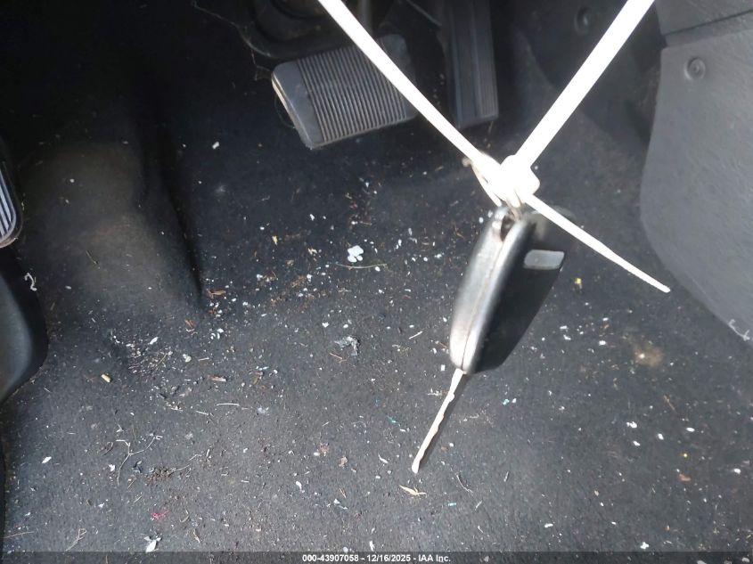 2005 Chrysler Pacifica Touring VIN: 2C8GF68465R647537 Lot: 43907058