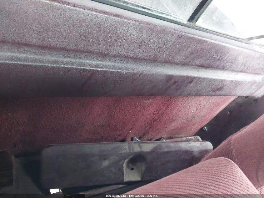 1995 Chevrolet Gmt-400 K2500 VIN: 1GCGK24K4SZ225116 Lot: 43907243