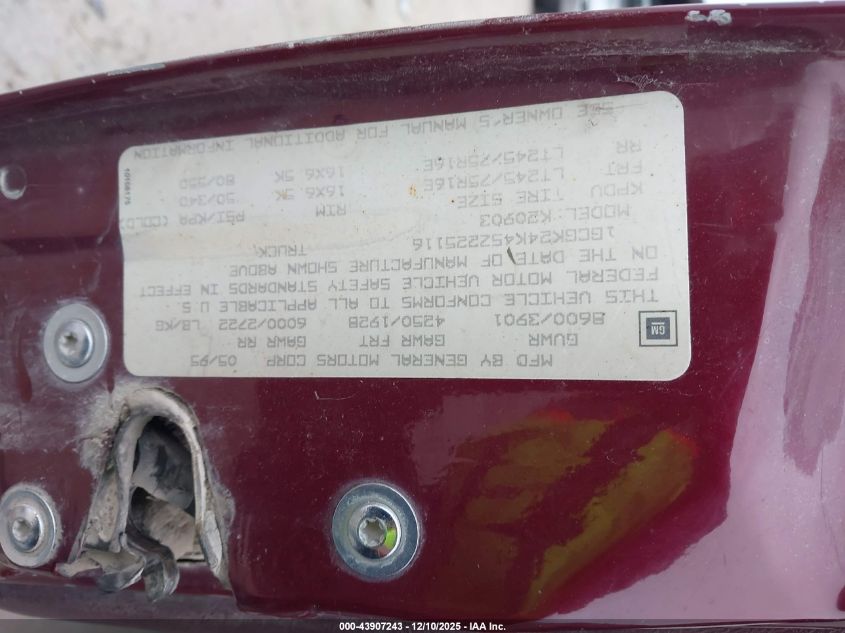 1995 Chevrolet Gmt-400 K2500 VIN: 1GCGK24K4SZ225116 Lot: 43907243