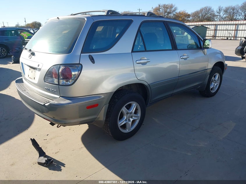 JTJGF10UX30158997 2003 LEXUS RX photo no. 4