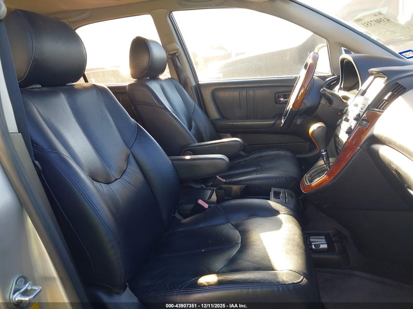 JTJGF10UX30158997 2003 LEXUS RX photo no. 5