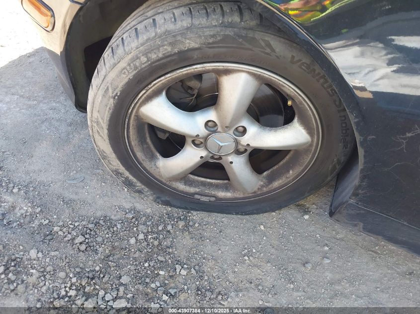 2003 Mercedes-Benz Slk 320 VIN: WDBKK65F83F286599 Lot: 43907384