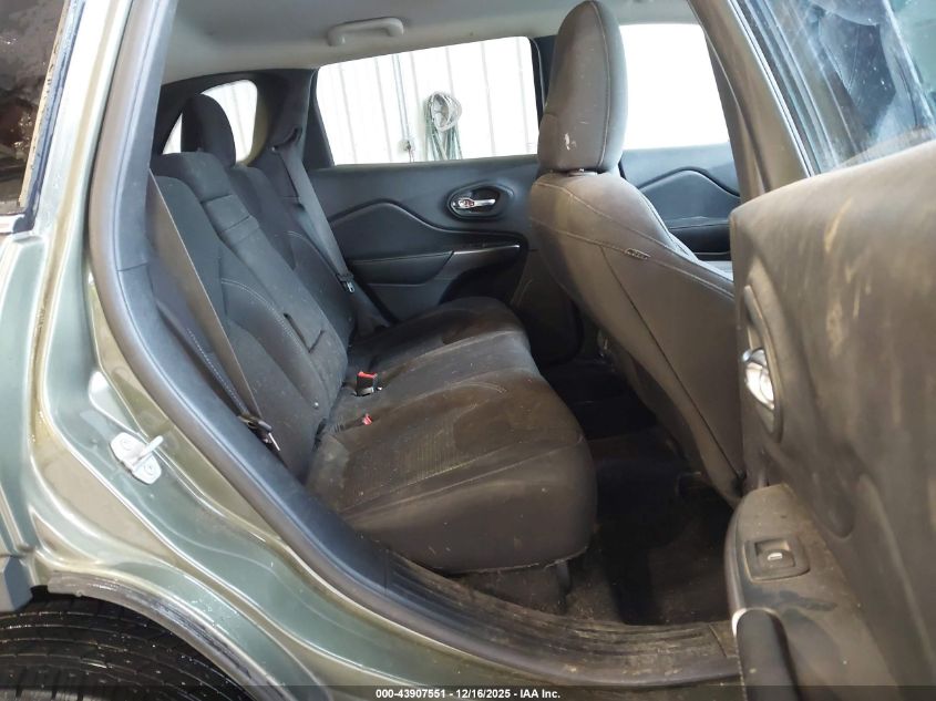 2019 Jeep Cherokee Latitude Fwd VIN: 1C4PJLCB0KD325530 Lot: 43907551