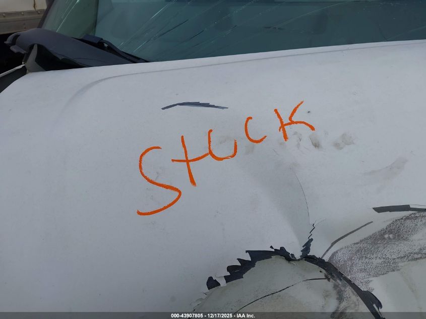 2011 Chevrolet Express Cutaway Work Van VIN: 1GB0G2BA8B1102046 Lot: 43907805