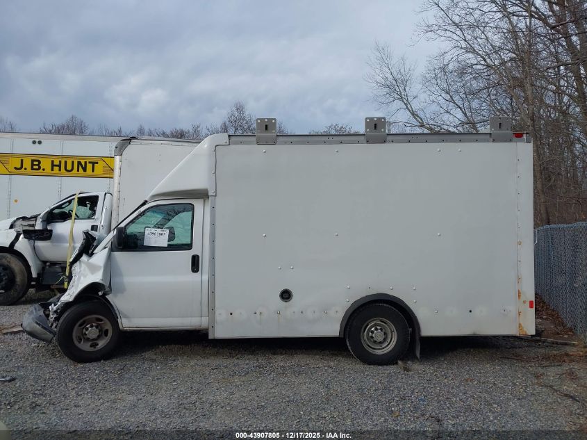 2011 Chevrolet Express Cutaway Work Van VIN: 1GB0G2BA8B1102046 Lot: 43907805