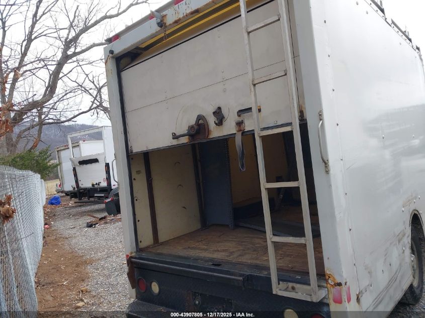 2011 Chevrolet Express Cutaway Work Van VIN: 1GB0G2BA8B1102046 Lot: 43907805