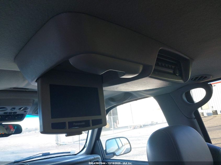 2005 GMC Yukon Denali VIN: 1GKEK63U05J177665 Lot: 43907844